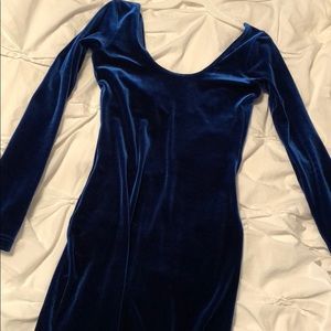 Body-con velvet dress